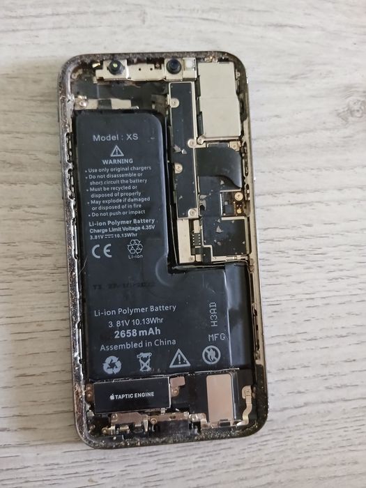 Vand Iphone xs pentru piese