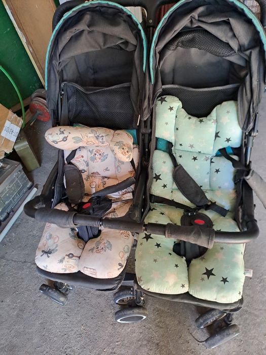 Коляска двойняшек