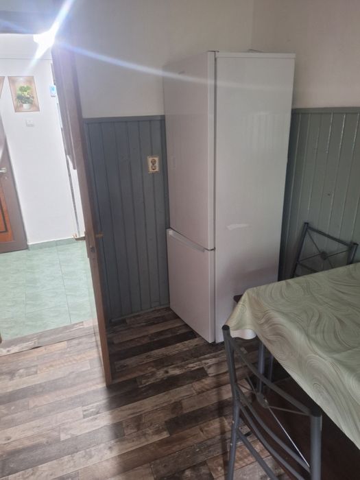 Închiriez apartament