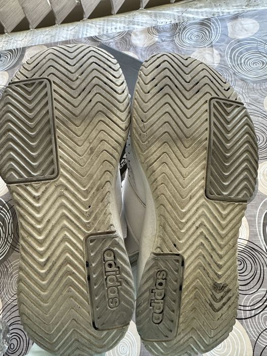 Бели обувки-Adidas