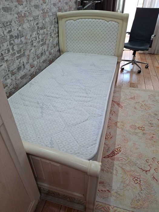 Кровати с матрасом