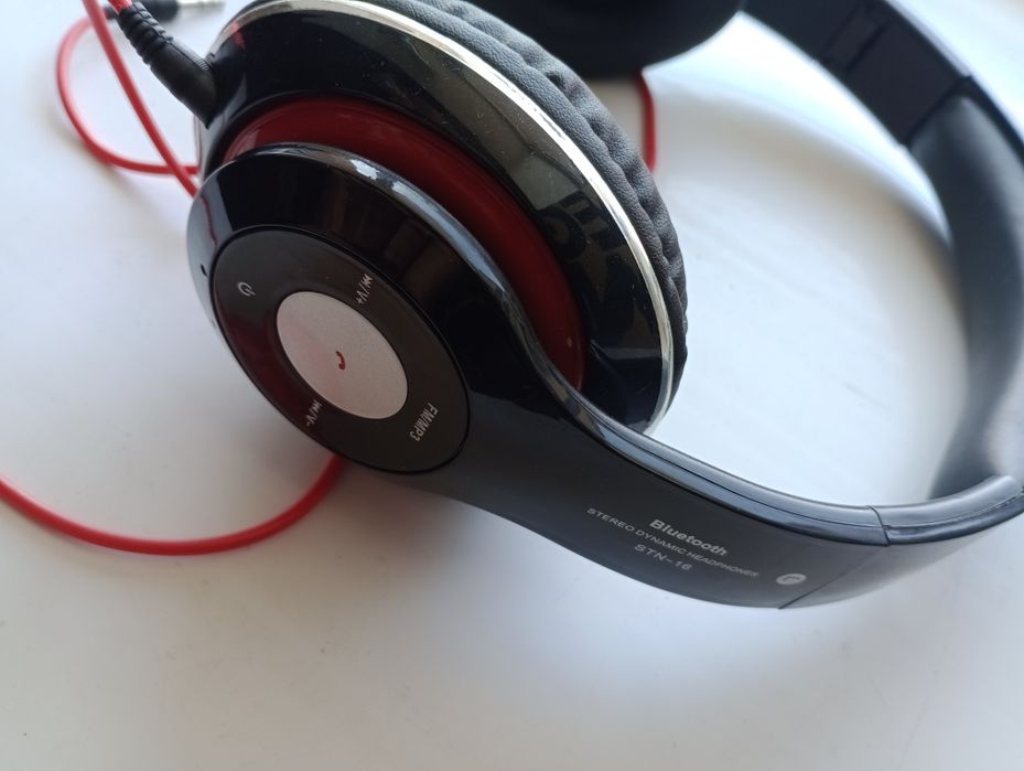 Наушники Beats. Новые. Bluetooth, FM, SD