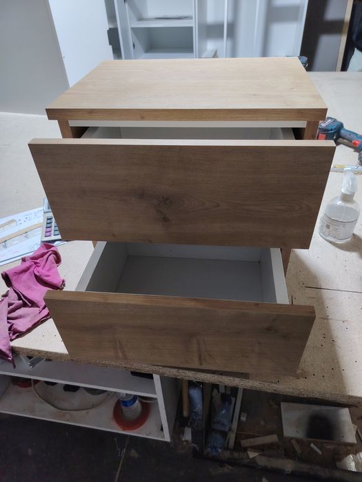 Noptiere diferite modele