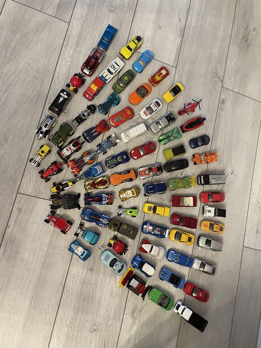 Игрушечные машинки