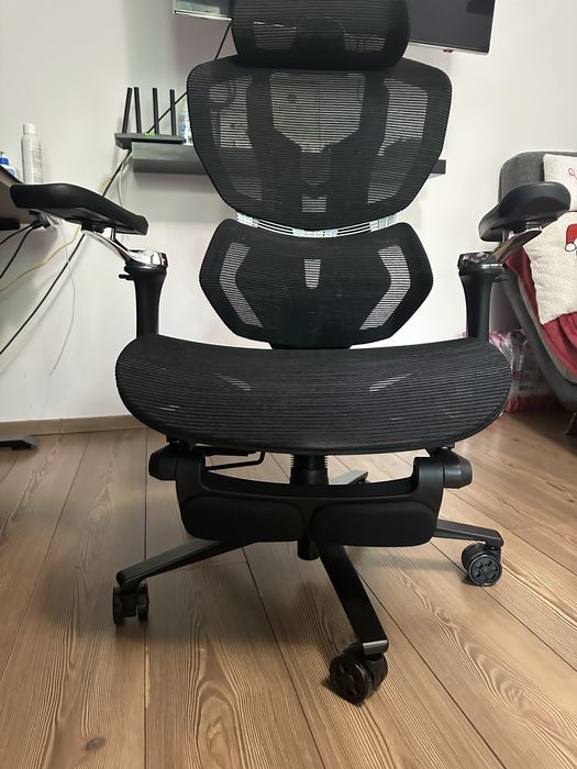 Scaun de birou ergonomic: Ergomesh x863