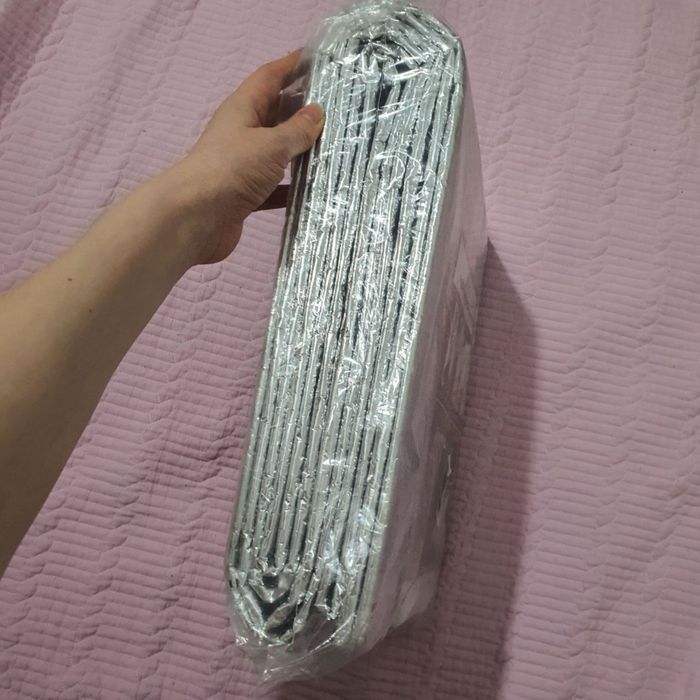 Folie reflectorizantă de izolație pentru radiatoare