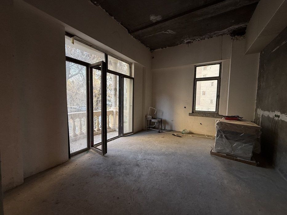 Продаётся и Сдаётся Здание Вдоль Дороги 1300м2 Орн Шотта Руставели (N3