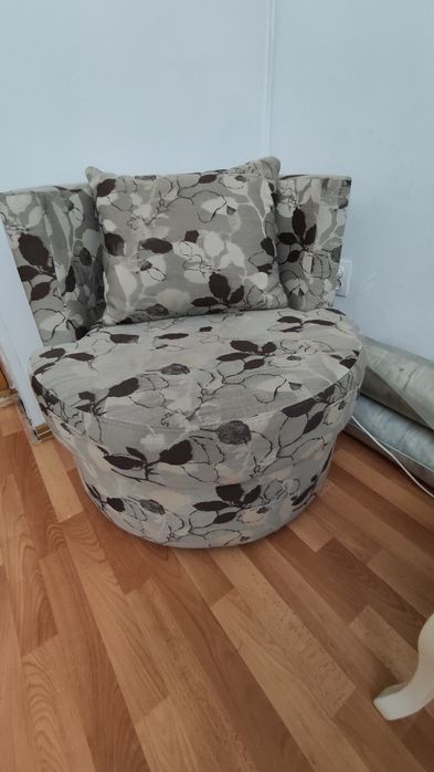 Продается диван с креслом