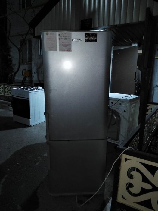 срочно продам холодильник
