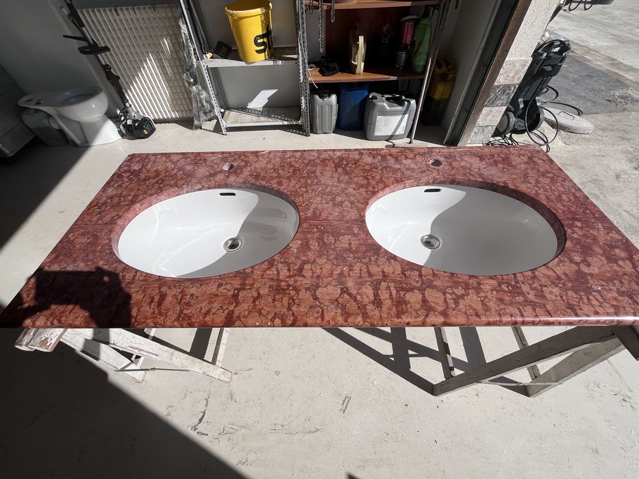 Blat de marmură cu două lavoare integrate