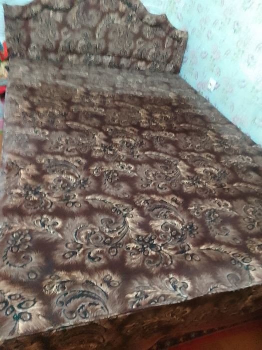 Кровать в хорошем состоянии