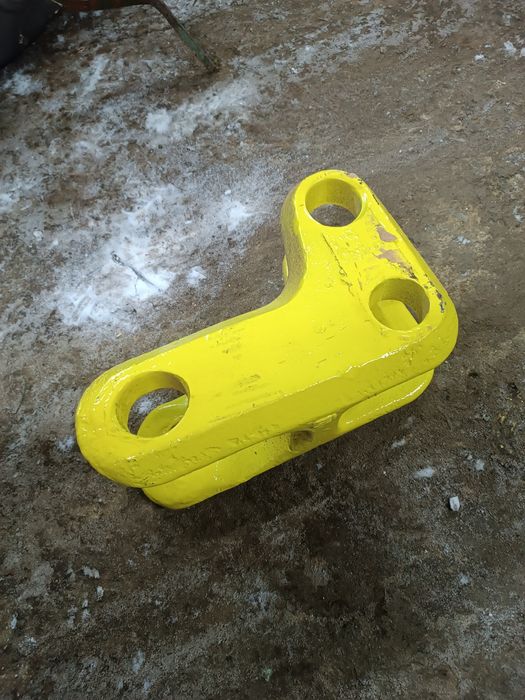 Продам серьгу на трактор