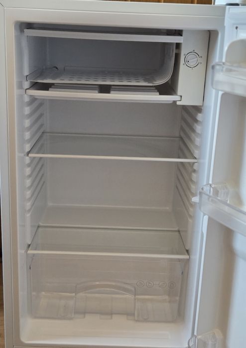 Frigider  Arctic ATF905WN, 89 l, Clasa E, H 85 cm