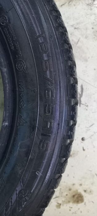 Продам комплект зимней резины R15