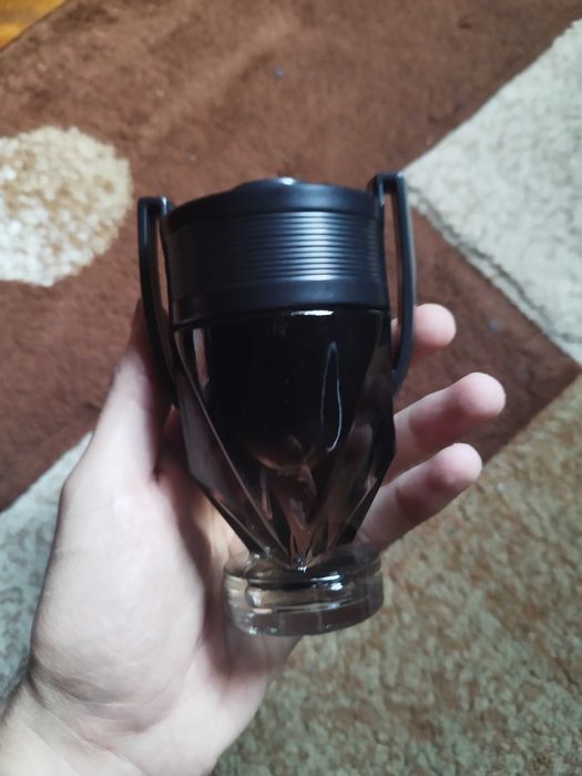 Parfumuri Valentino și Rabanne (bărbați/femei)