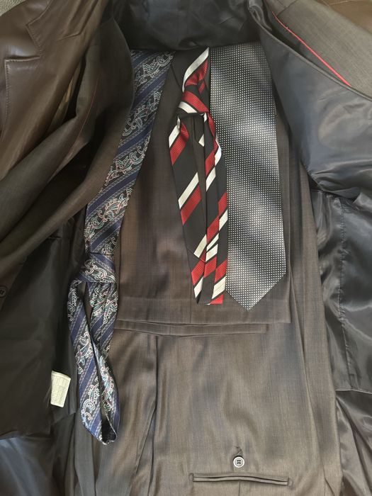 Продам костюм и куртку кожаную