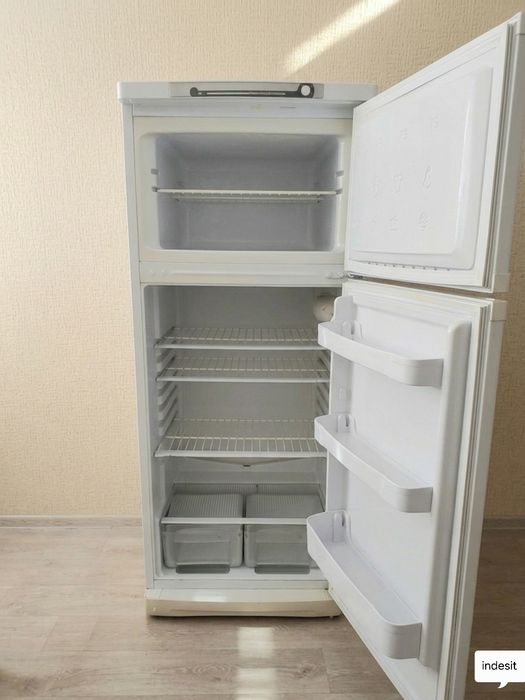 Двухкамерный холодильник Indesit