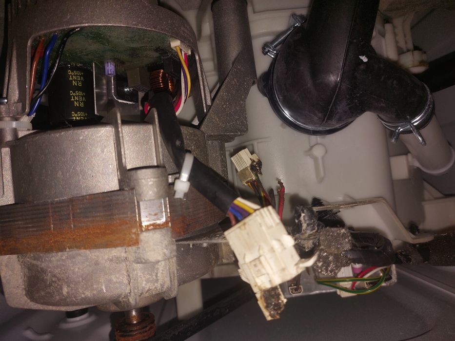 Стиральная машина Hansa