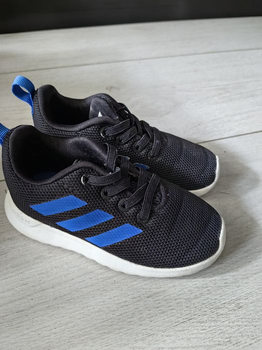 Маратонки адидас