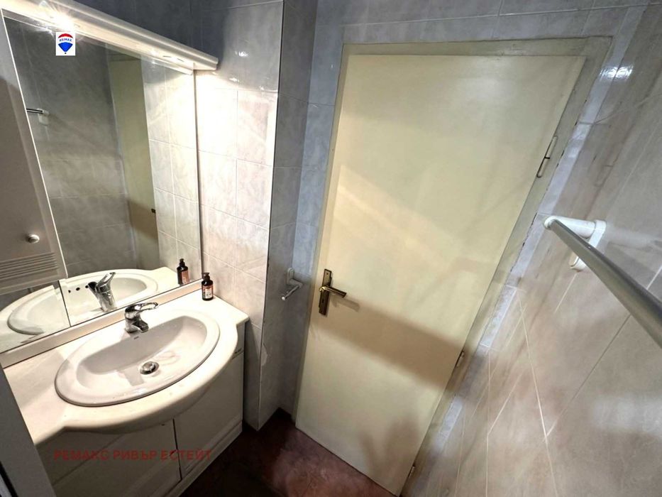 Продава се Тристаен апартамент в Русе, Хъшове - 89 кв.м за 757 €/кв.м - Снимка #14