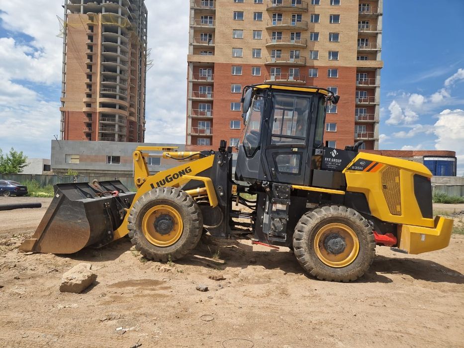Продам фронтальный погрузчик