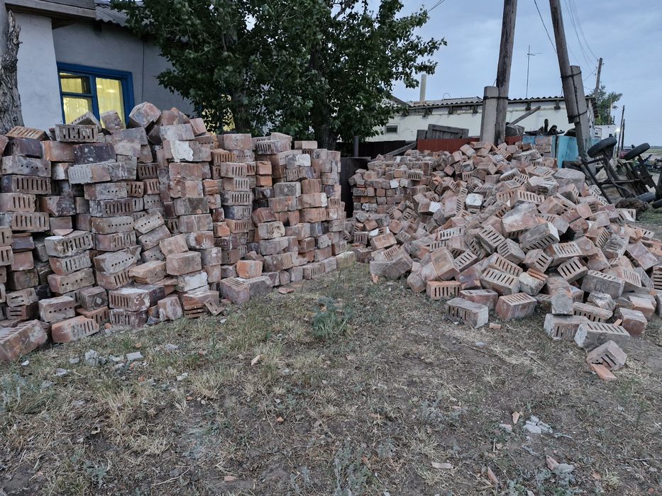 Продам кирпич в селе ШАКАТ