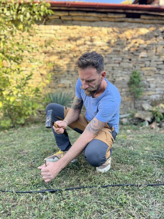 Геофизично проучване на терени с георадар за откриване на вода.