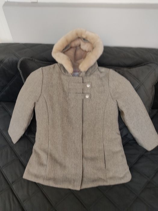 Пальтишко для девочки 6-7 лет