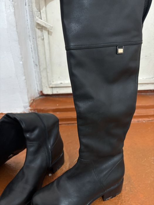 Зимние сапоги почти новые качественные покупали  50000 тг