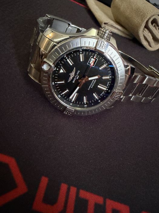 Breitling Avenger 43 - 2 години гаранция.