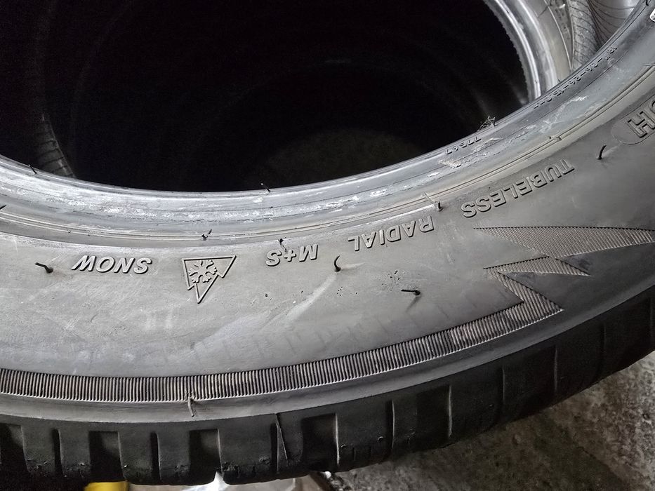 Bridgestone 225/50 R18 99H MS iarnă