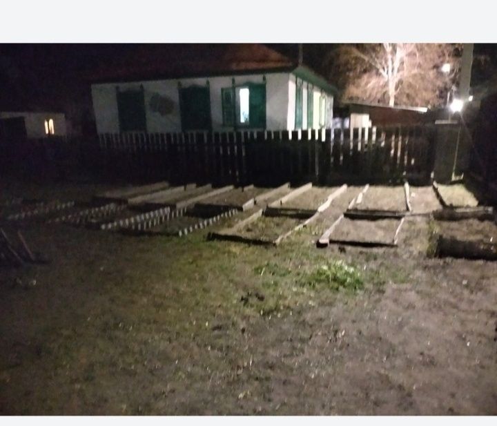 Продам два дома дом большой