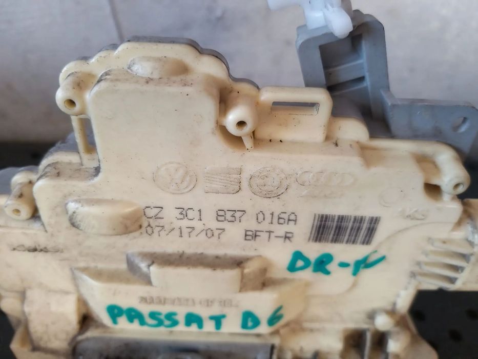 Broasca usa dreapta fata vw passat b6 3c 3c1837016a