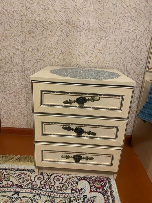 Продам спальный гарнитур