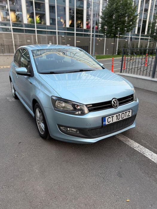 VOLKSWAGEN Polo