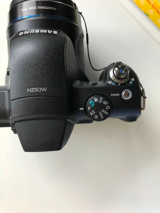 Samsung HZ50W Digital Camera(с основен комплект аксесоари-черен)