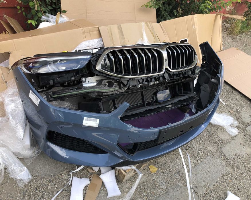 BMW seria 8 - fata completa - far / trager / bara / capota / aripi etc
