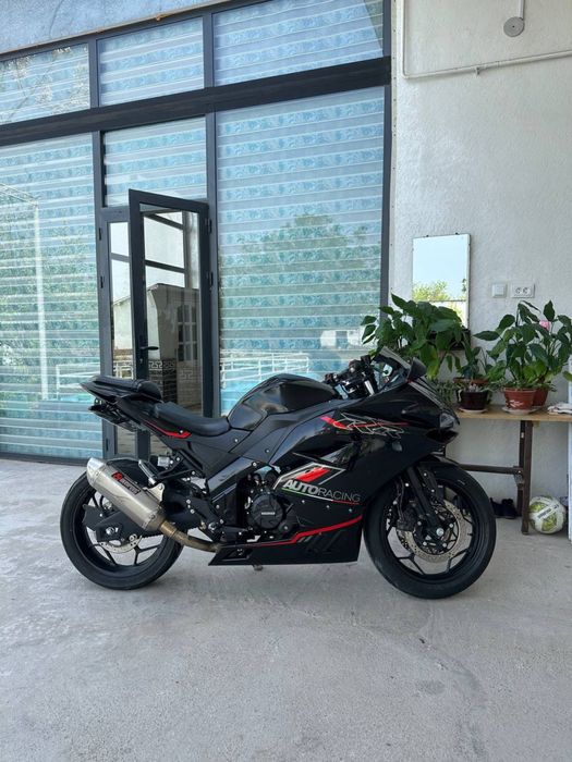 Mototsikl moto ducatti
