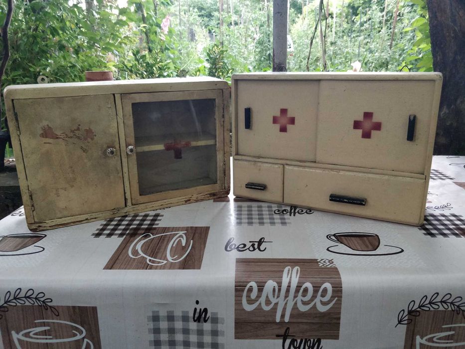 Старинни аптечки в добро състояние