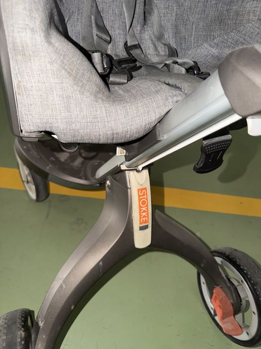 Коляска б/у stokke xplory + люлька