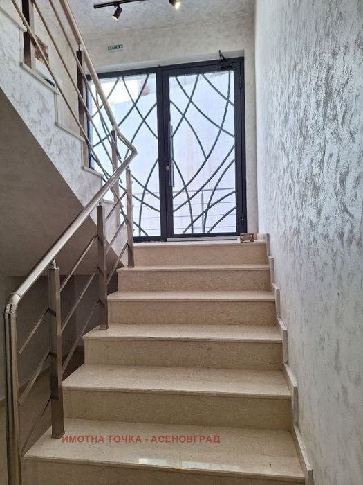 Продава се Тристаен апартамент в Асеновград - 118 кв.м за 1153 €/кв.м - Снимка #11