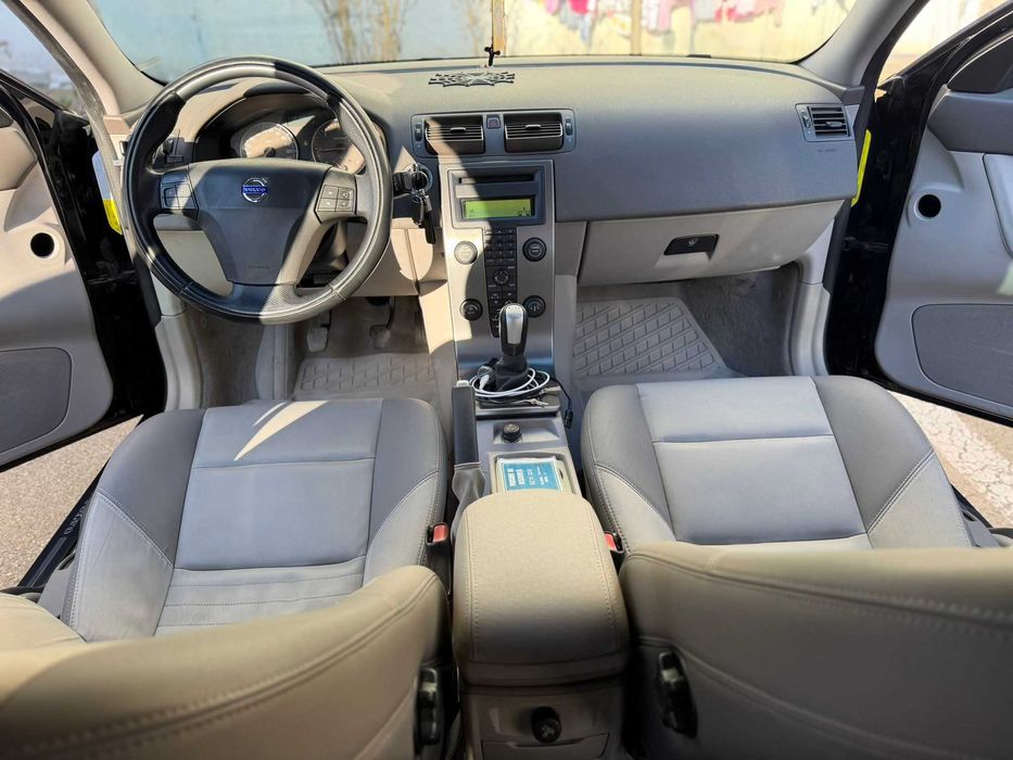 Mașina auto Volvo