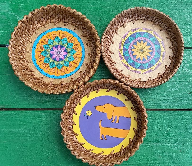 Плетёные тарелки с росписью