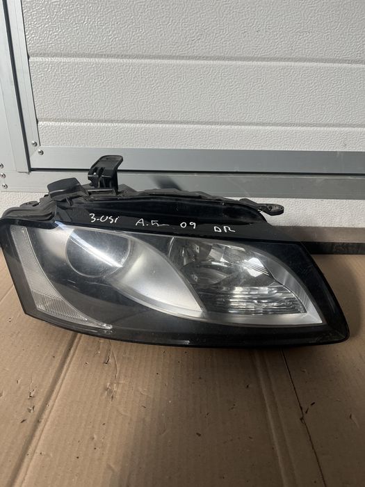 Far / faruri stânga-dreapta Audi A5 2009