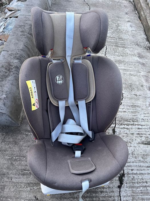 Vând scaun de mașină pentru copii.
