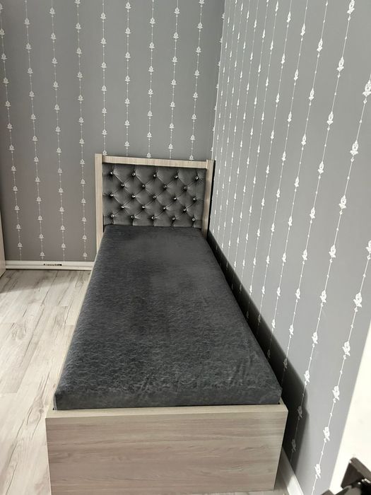 Продам кровать и шкаф с письменным столом