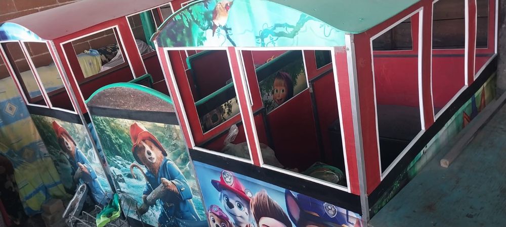 Электро поезд и машынки