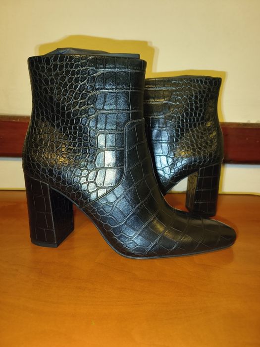 Кожени боти Mango