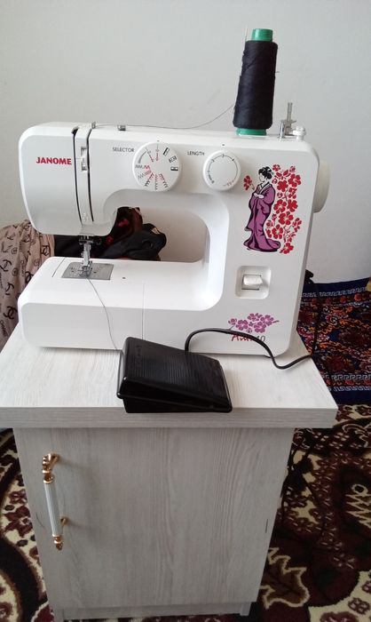 Тикиш машинкаси тез ва арзон сотилади