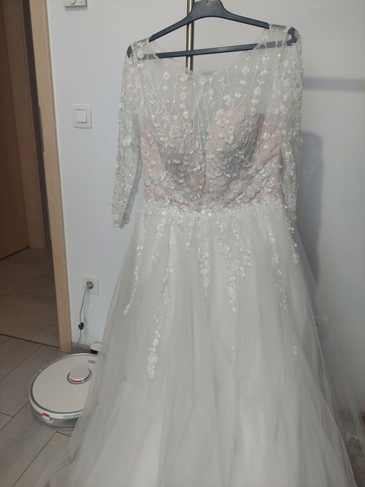 Rochie de mireasă ivoire elegantă, mărime reglabilă 36-42, cu mâneci